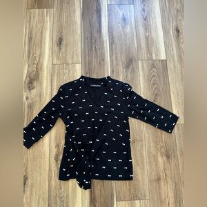 Juffrouw Jansen womens Black Top with White Bow Pattern size small